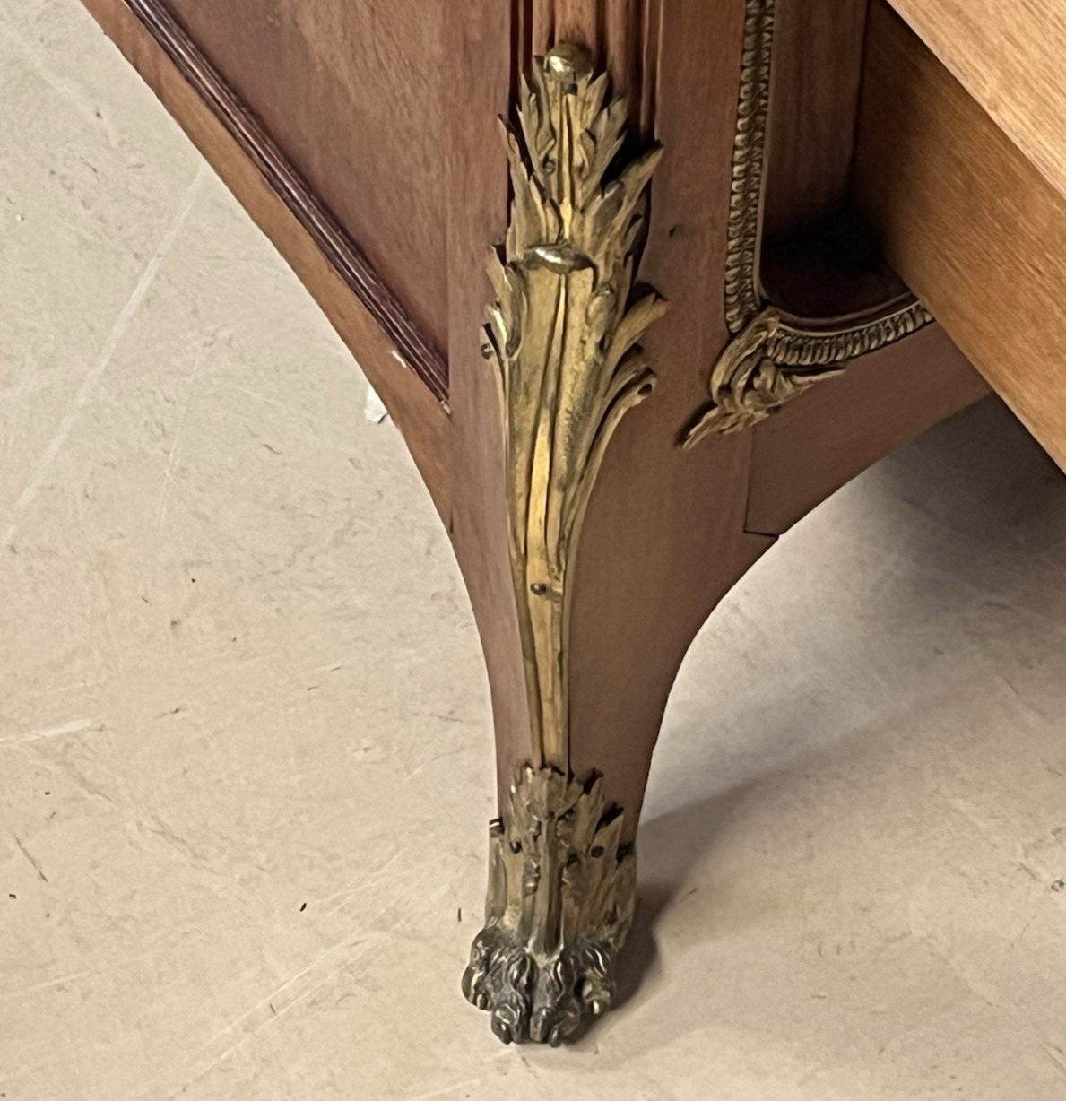 ANTIQUE FRENCH TRANSITIONAL BRONZE ORMOLU MOUNTED WHITE MARBLE-TOP COMMODE CHEST