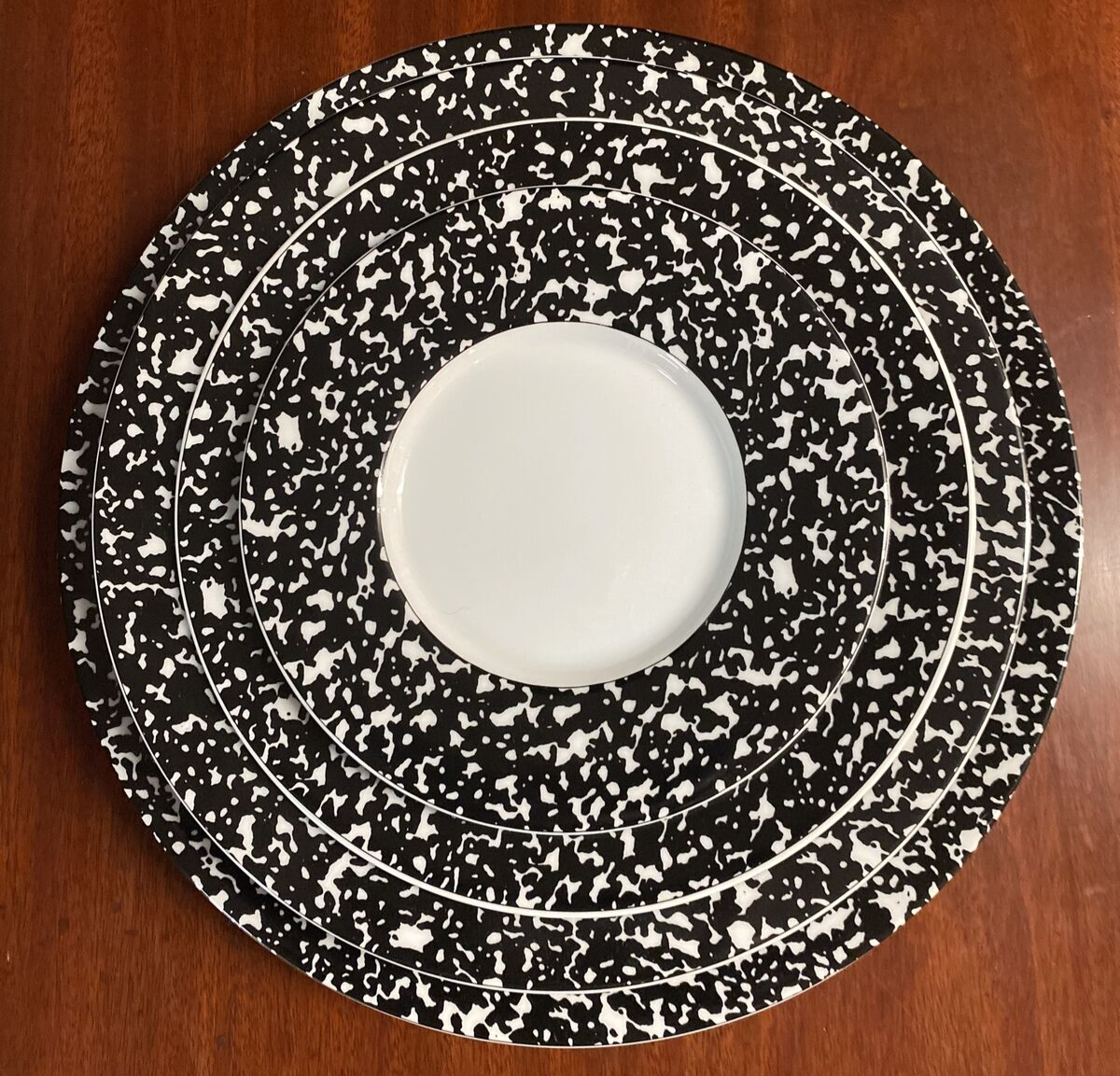 Sasaki “School House” Black & White Place Setting Dish Set Of 4