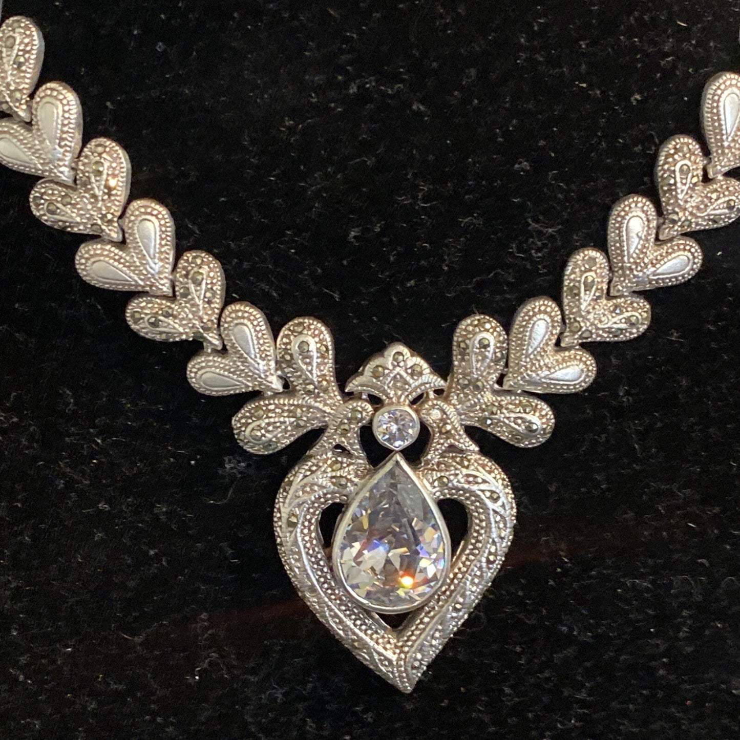 925 Sterling Silver 17.5 in Marcasite Gemstone Heart Design Link Necklace 77.1g