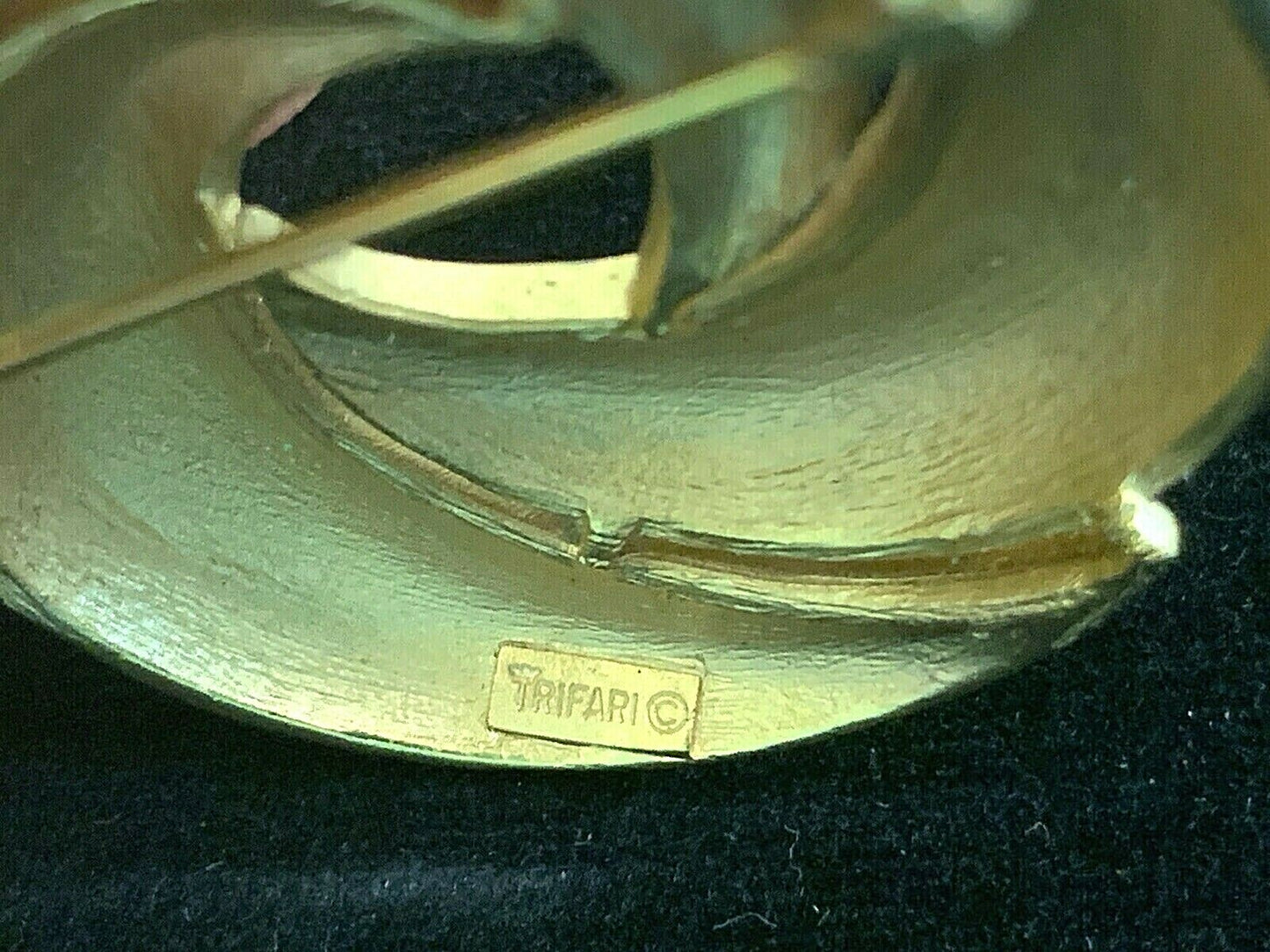 1950's Crown Trifari White Enamel Swirl Brooch Pin and Earrings Set