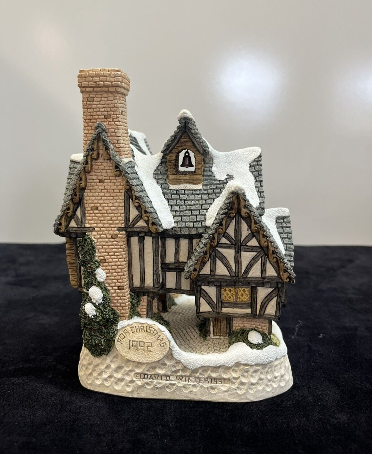 David Winter Cottages Scrooge's School John Hine Studios Christmas 1992 Box COA