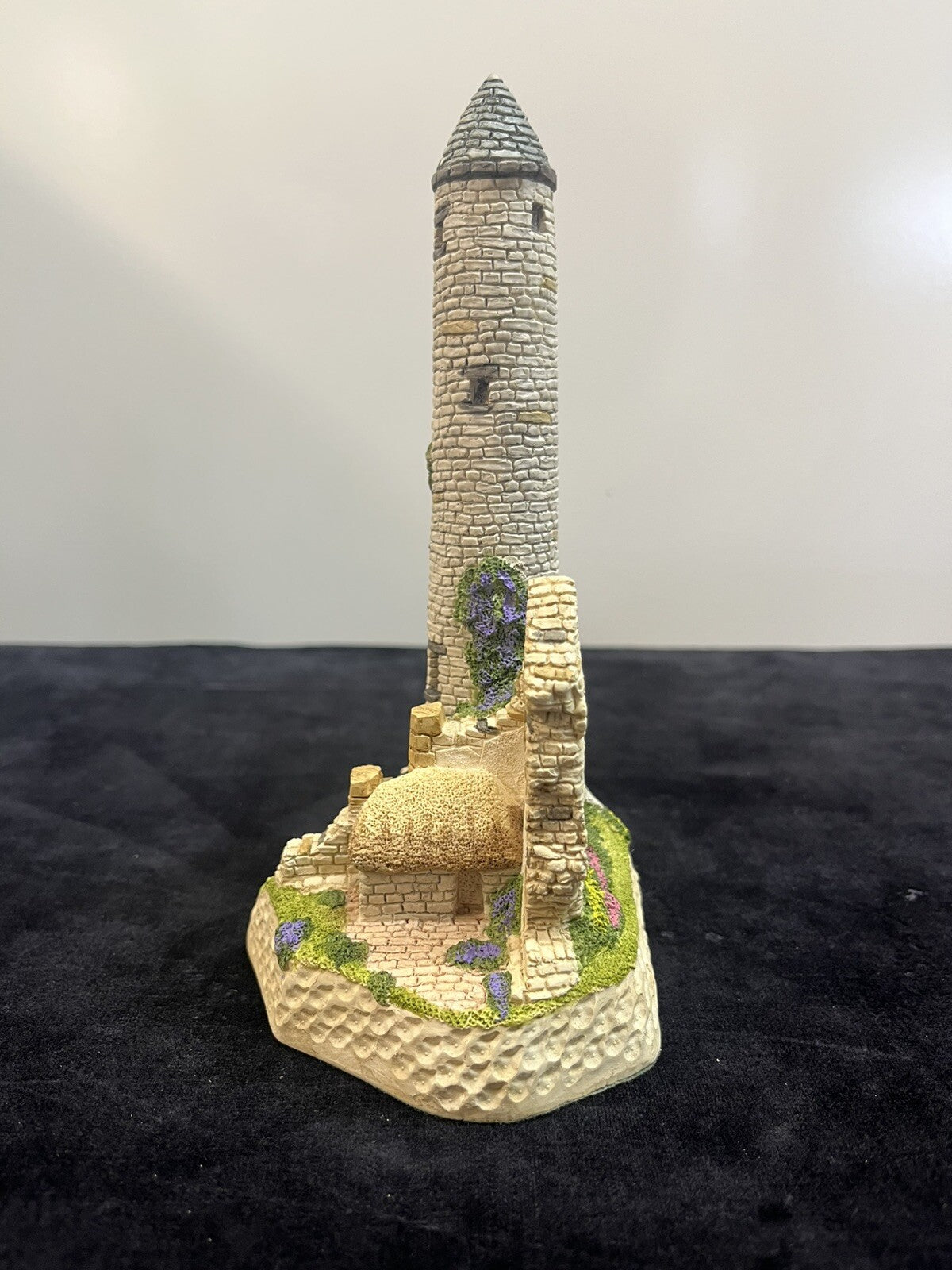David Winter Cottages Irish Round Tower 1991 Limited Edition