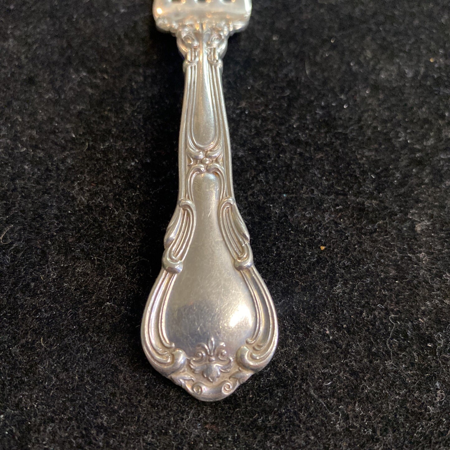 Gorham Sterling Chantilly 4 1/2" Baby Fork 24.66g 1895