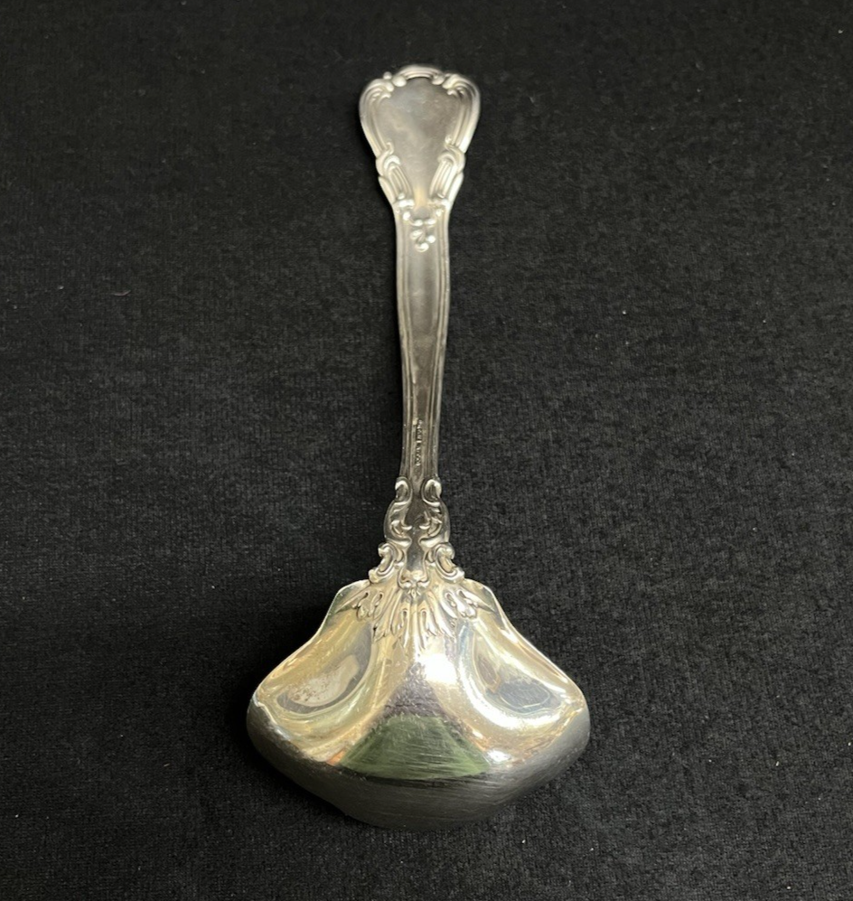 Chantilly by Gorham 71.1g Sterling Silver Solid Gravy Ladle 6 3/4"
