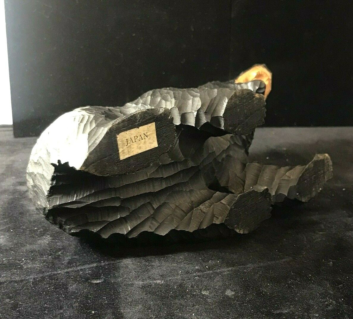 JAPAN: ANTIQUE KAMUY KUMA / BEAR / HOKKAIDO AINU WOODCARVING / GLASS EYES