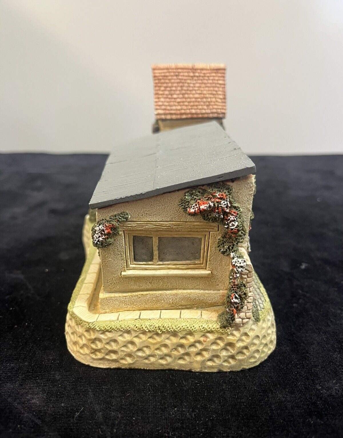 David Winter Cottages Collectors Piece No.6 1989: The Coal Shed w/ box