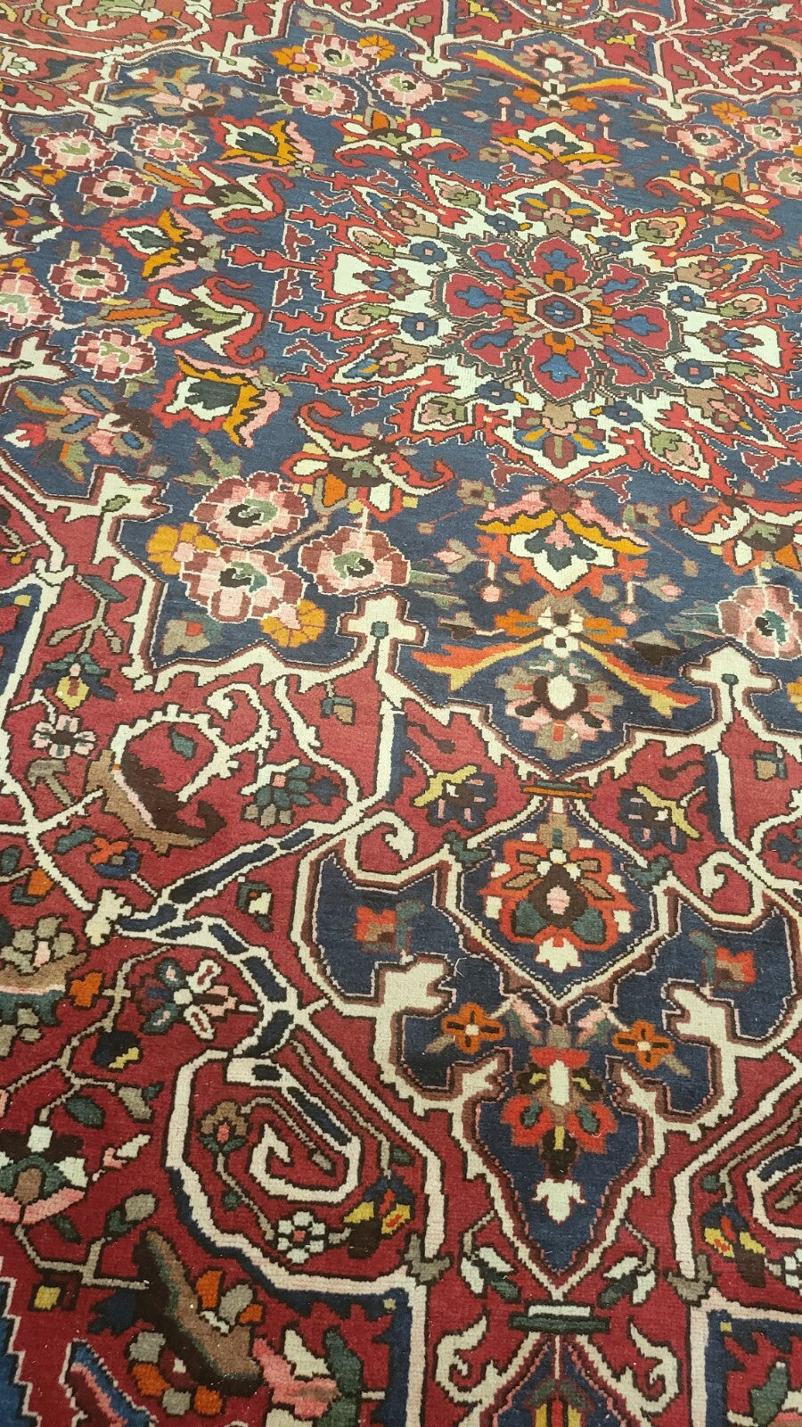 Hand Tied Rug 13 ft x 15 ft Bakhtiar AW8