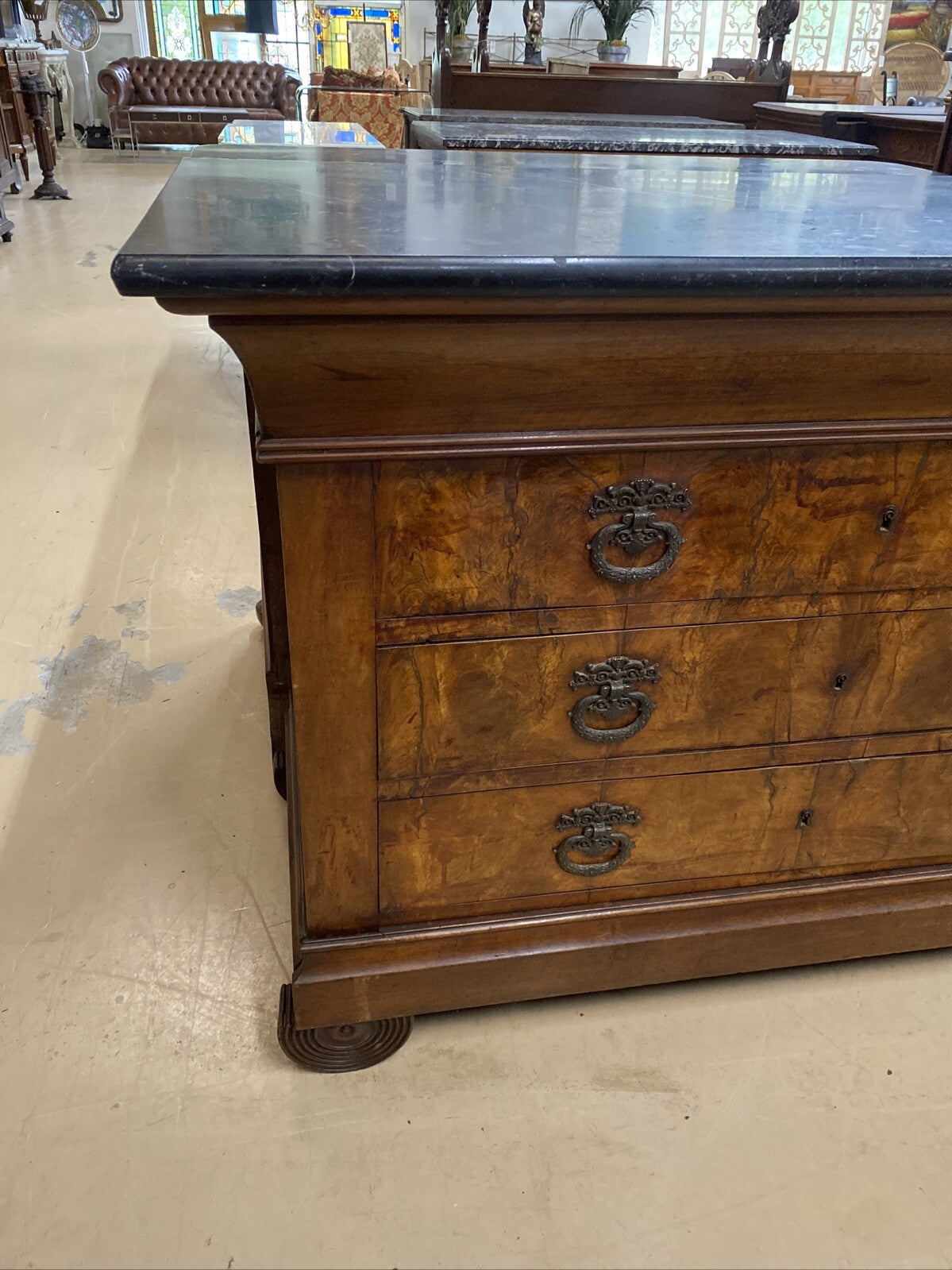 ANTIQUE FRENCH LOUIS PHILIPPE PERIOD MARBLE-TOP BURLED WALNUT COMMODE CHEST