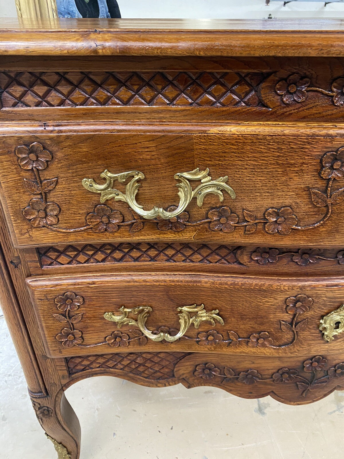 FRENCH PROVINCIAL LOUIS XV STYLE OAK COMMODE