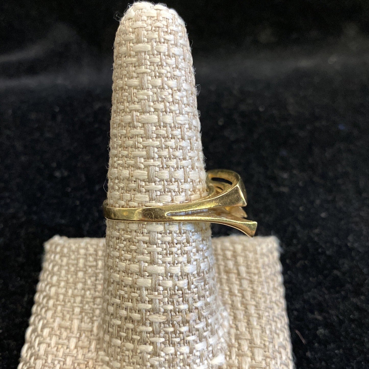 14K Solid Yellow Gold  Modern Ring Italy 6.6 g Signed "AND"  size  7.75  CB5