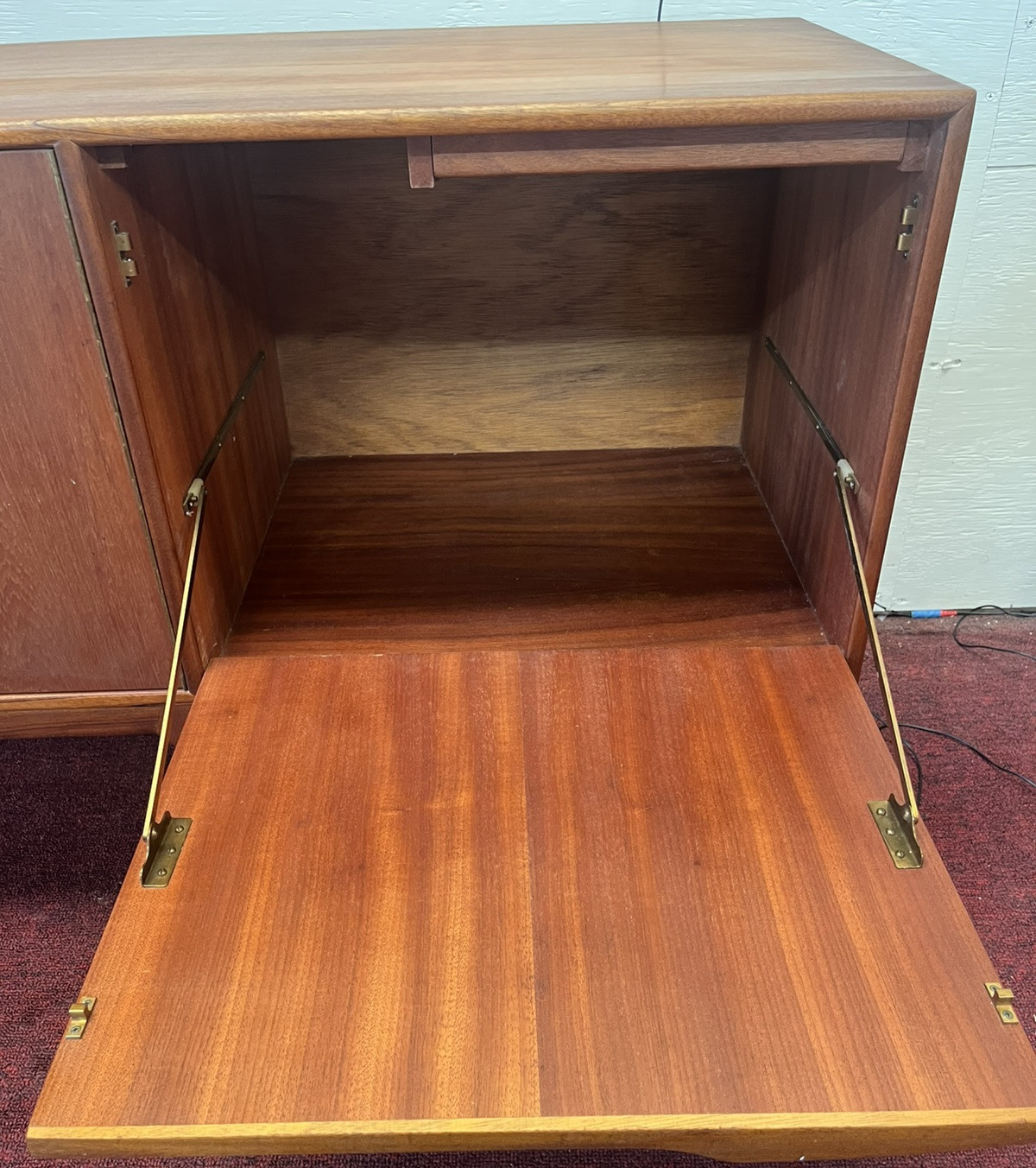 1960's McINTOSH 'DUNFERMLINE' MID-CENTURY MODERN TEAK SIDEBOARD  w/ FOLDOUT BAR