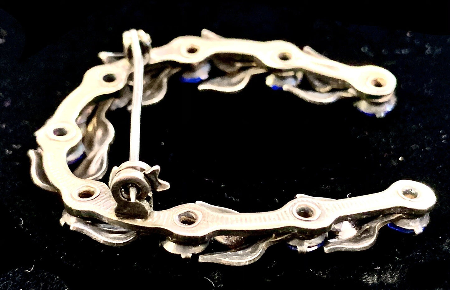 Vtg  Sterling Silver Horseshoe Faux Sappphire Stones Leaves Brooch Pin 7.8 gr