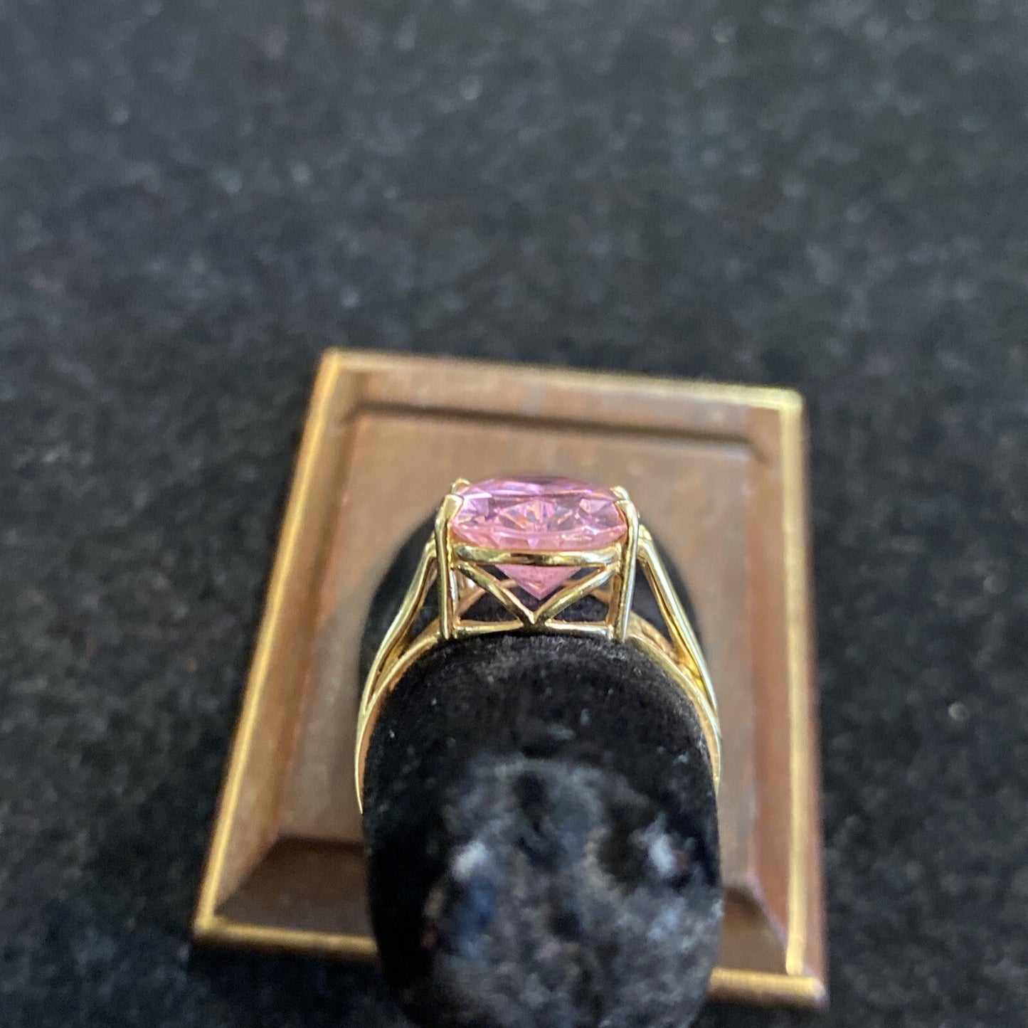 3.9g 14K Yellow Gold Pink Ice CZ Ring Size 5.75