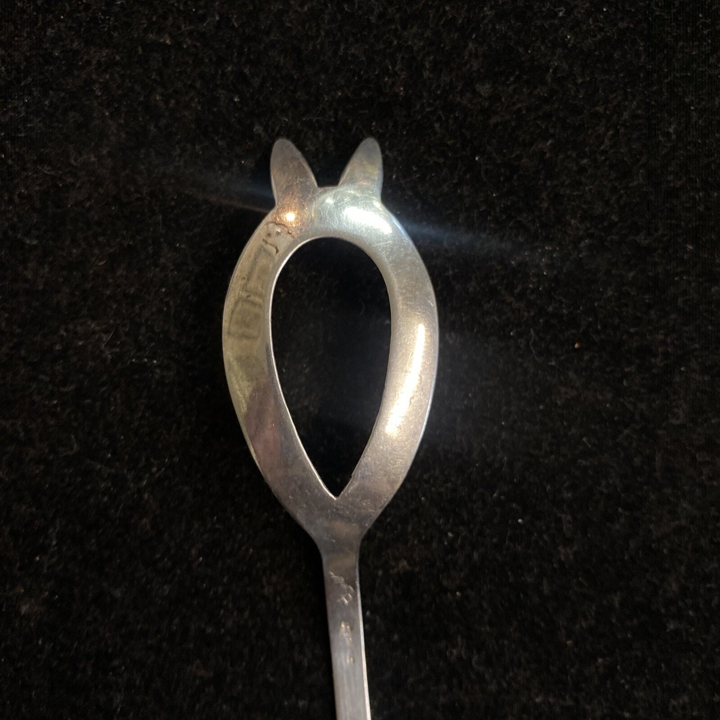 Baker Manchester Mary Warren Pattern 5 3/4" Olive Fork Spoon 11.5g