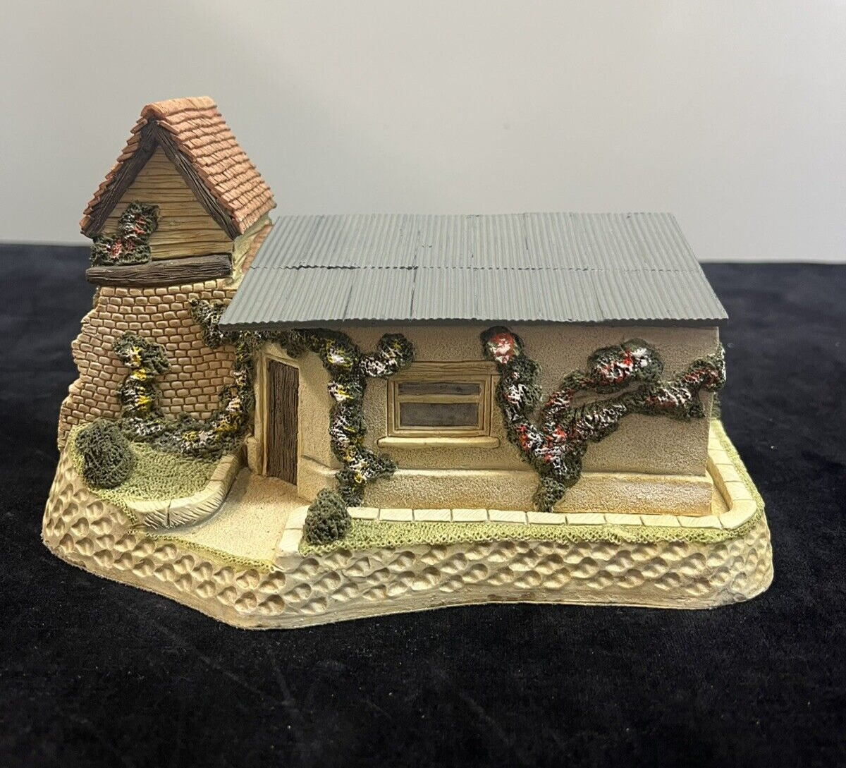 David Winter Cottages Collectors Piece No.6 1989: The Coal Shed w/ box