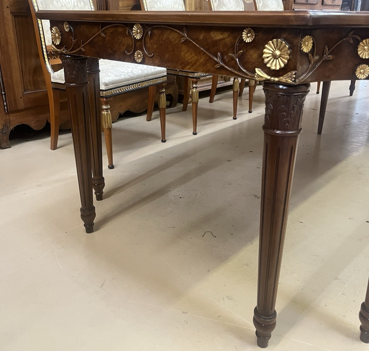 EJ VICTOR NEWPORT REGENCY STYLE TABLE w/ LEAVES 142"-99"