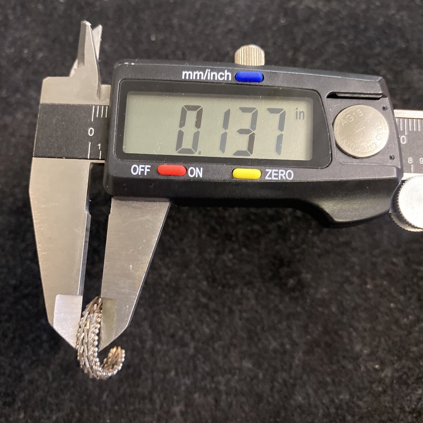 4.8g 14k White Gold Half Hoop Earrings