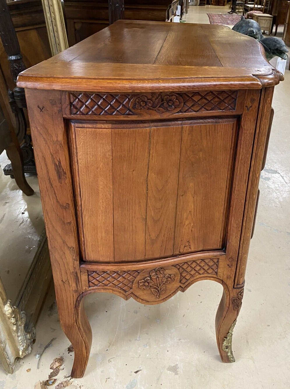 FRENCH PROVINCIAL LOUIS XV STYLE OAK COMMODE