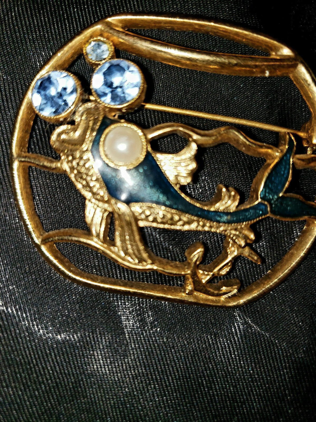 Fish Blowing Bubbles in a Fish Bowl Gold Metal Rhinestones Enamel Brooch Pin