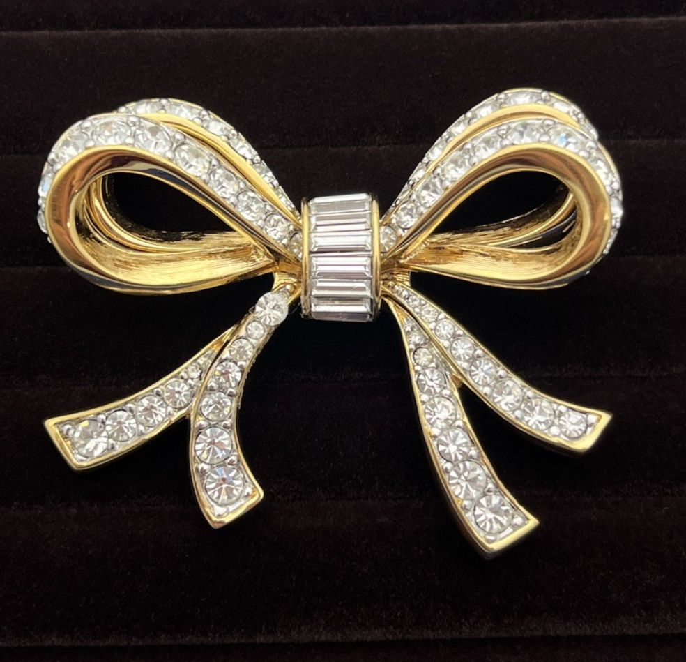 Swarovski Swan Signed Gold Tone Crystal Double Ribbon Bow Brooch Pin 1980s