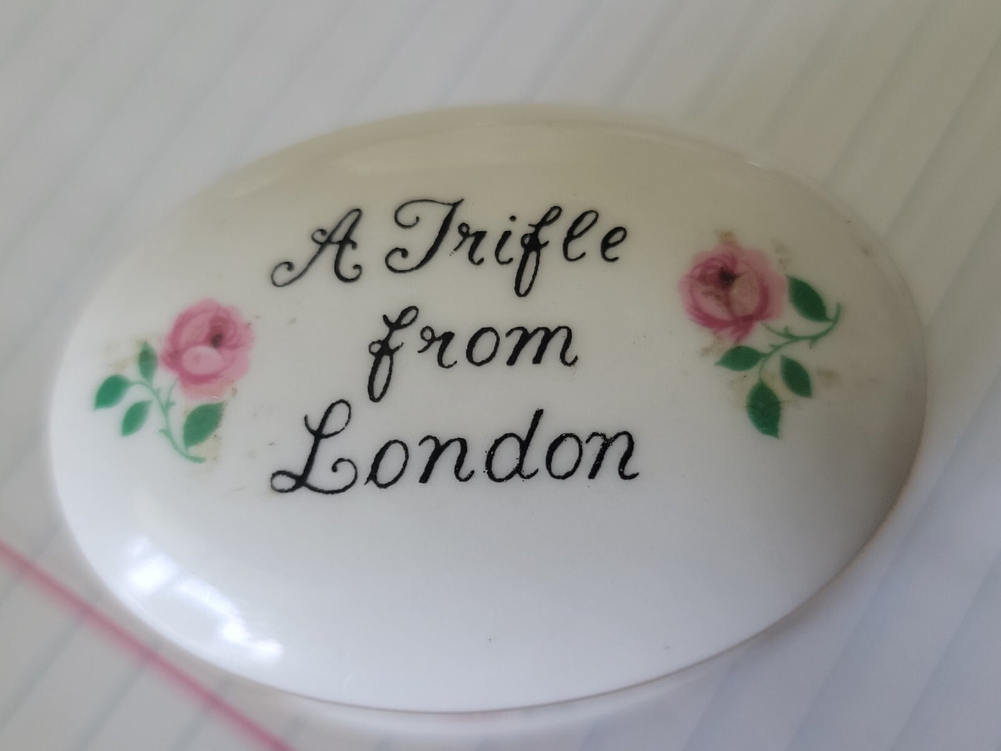 VINTAGE ENGLISH CROWN STAFFORDSHIRE OVAL JEWELRY RING BOX A TRIFLE FROM London