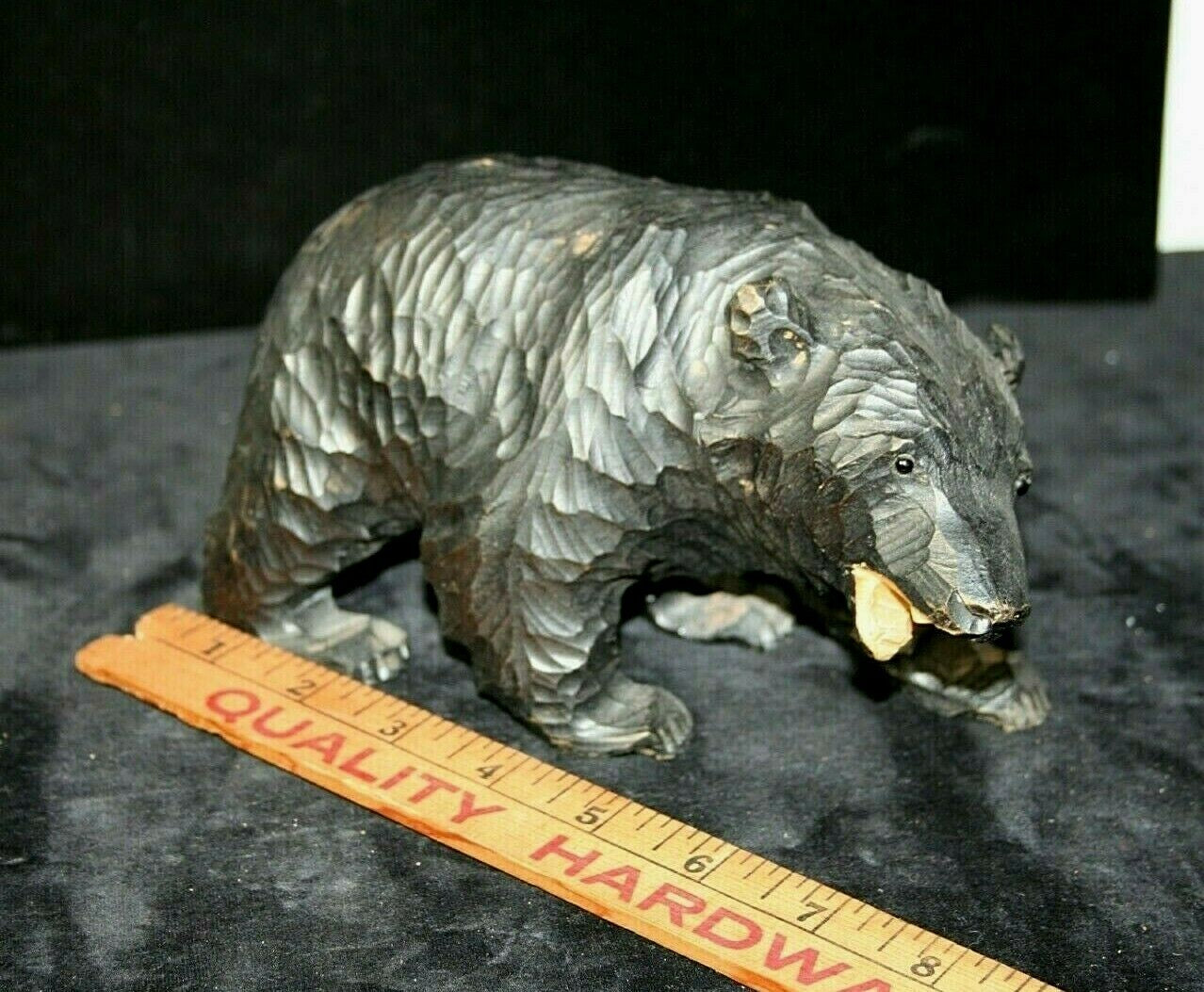 JAPAN: ANTIQUE KAMUY KUMA / BEAR / HOKKAIDO AINU WOODCARVING / GLASS EYES