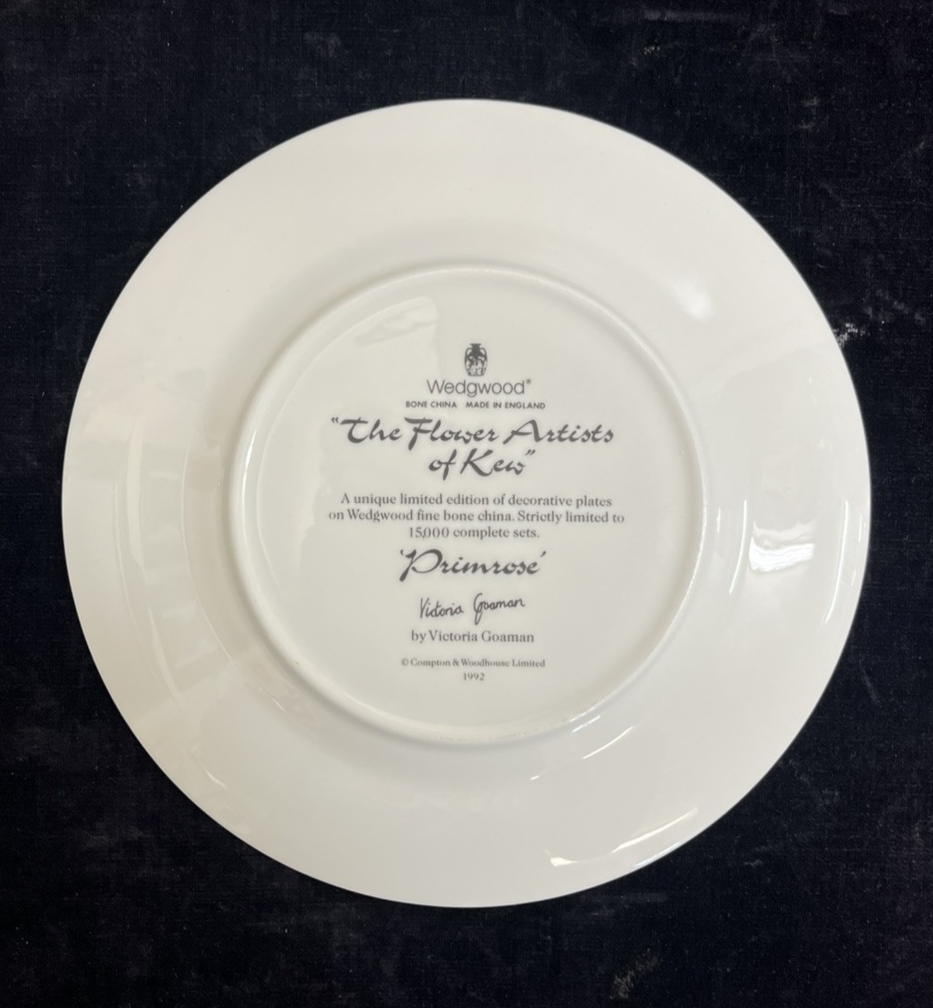 Wedgwood "The Flower Artists of Kew" Primrose Plates Set of 2 - 8.25"