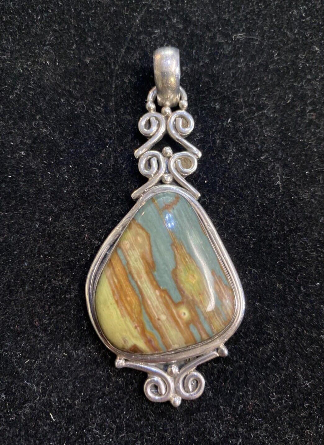 925 Sterling Silver & Freeform Agate Pendant 20.4g