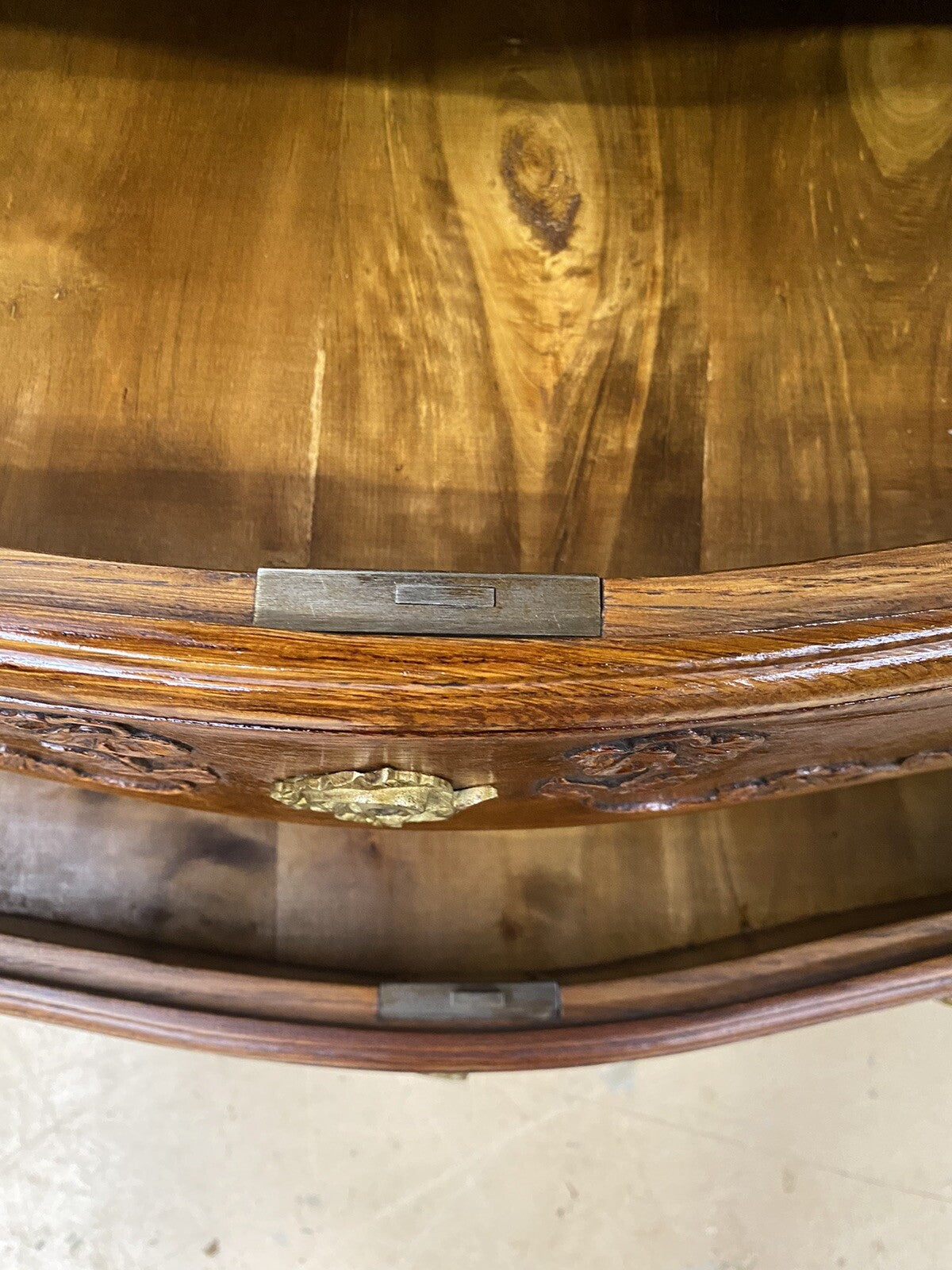 FRENCH PROVINCIAL LOUIS XV STYLE OAK COMMODE