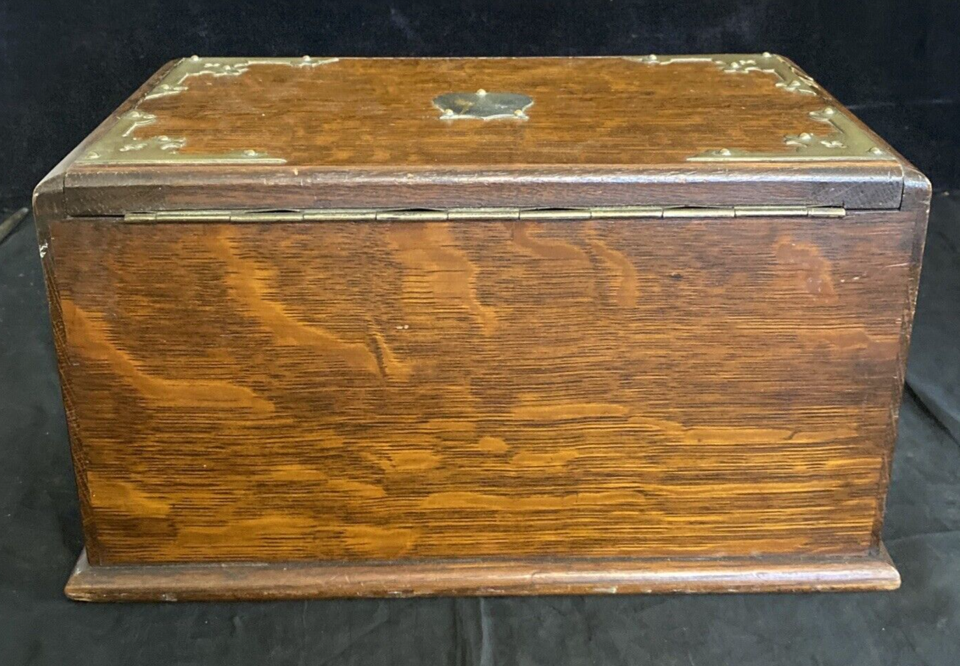 ENGLISH EDWARDIAN GILT METAL-MOUNTED OAK SMOKERS BOX CADDIE CHEST