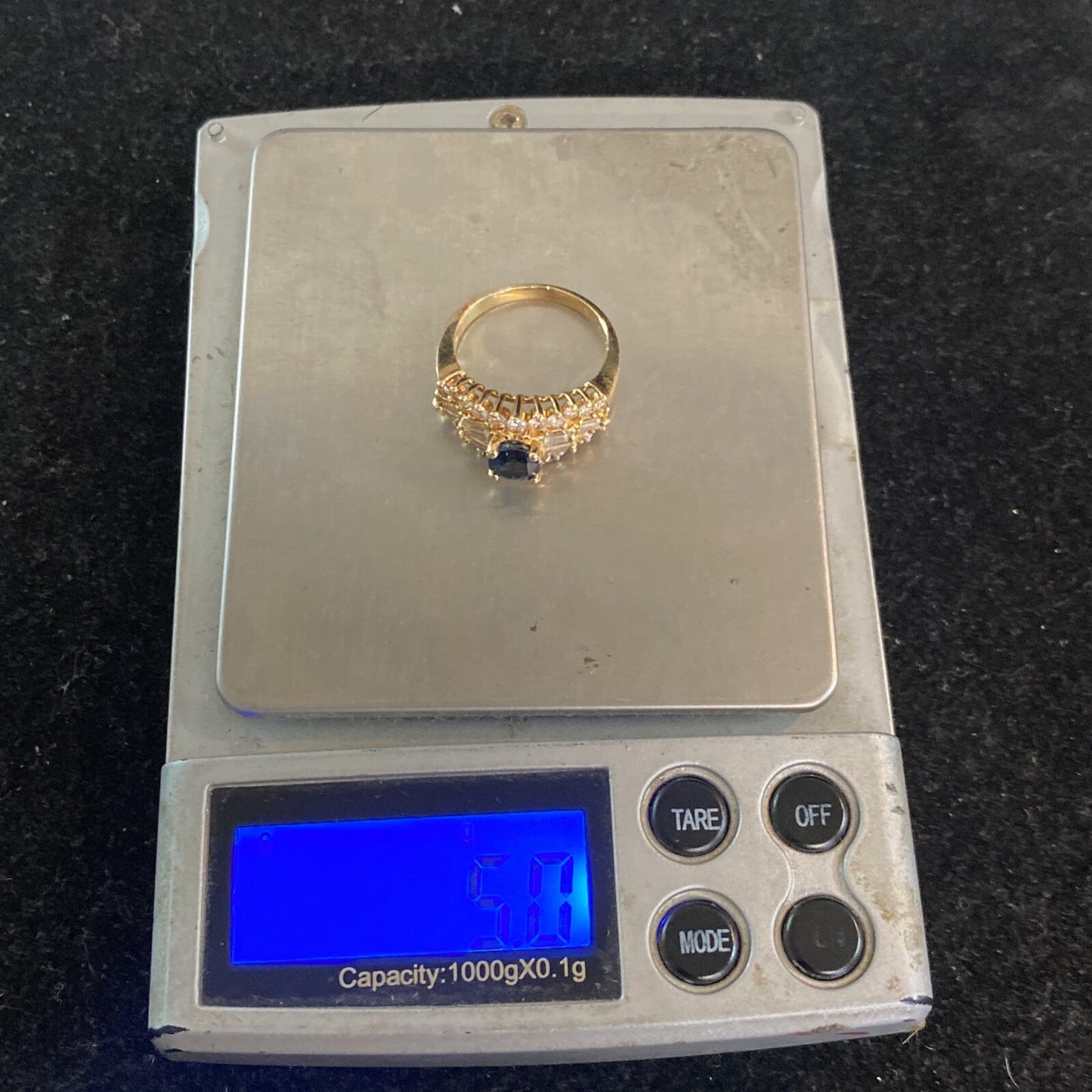 Vintage 14k gold Sapphire and Diamond  Ring Size 6.25 5g total 27 diamonds