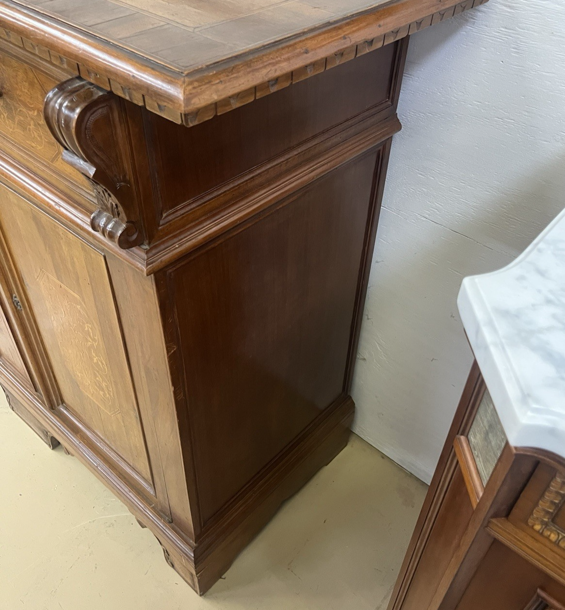 LARGE ITALIAN BURLED WALNUT & MARQUETRY SIDEBOARD, 94"L