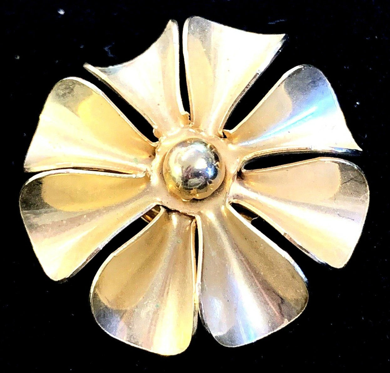 Vintage Large All Metal  Flower Earrings Clip On Gold Tone 3D 1.5"