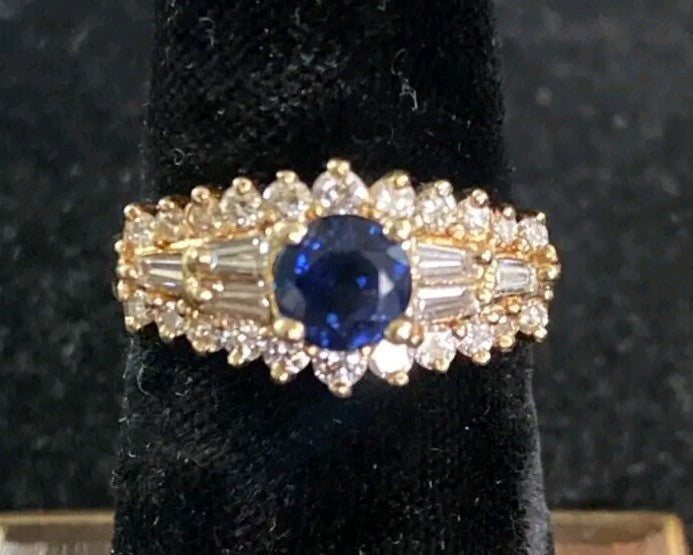 Vintage 14k gold Sapphire and Diamond  Ring Size 6.25 5g total 27 diamonds