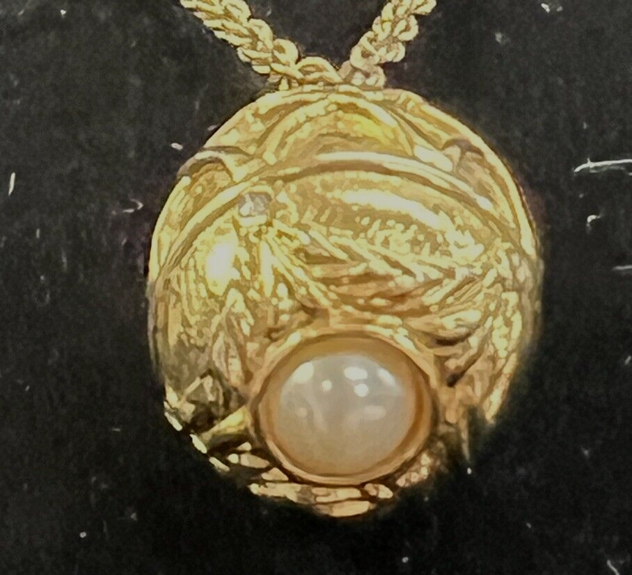 RARE Vtg Joan Rivers Classic Gold-Plated, Blue & Pearl Faberge Egg 32” Necklace