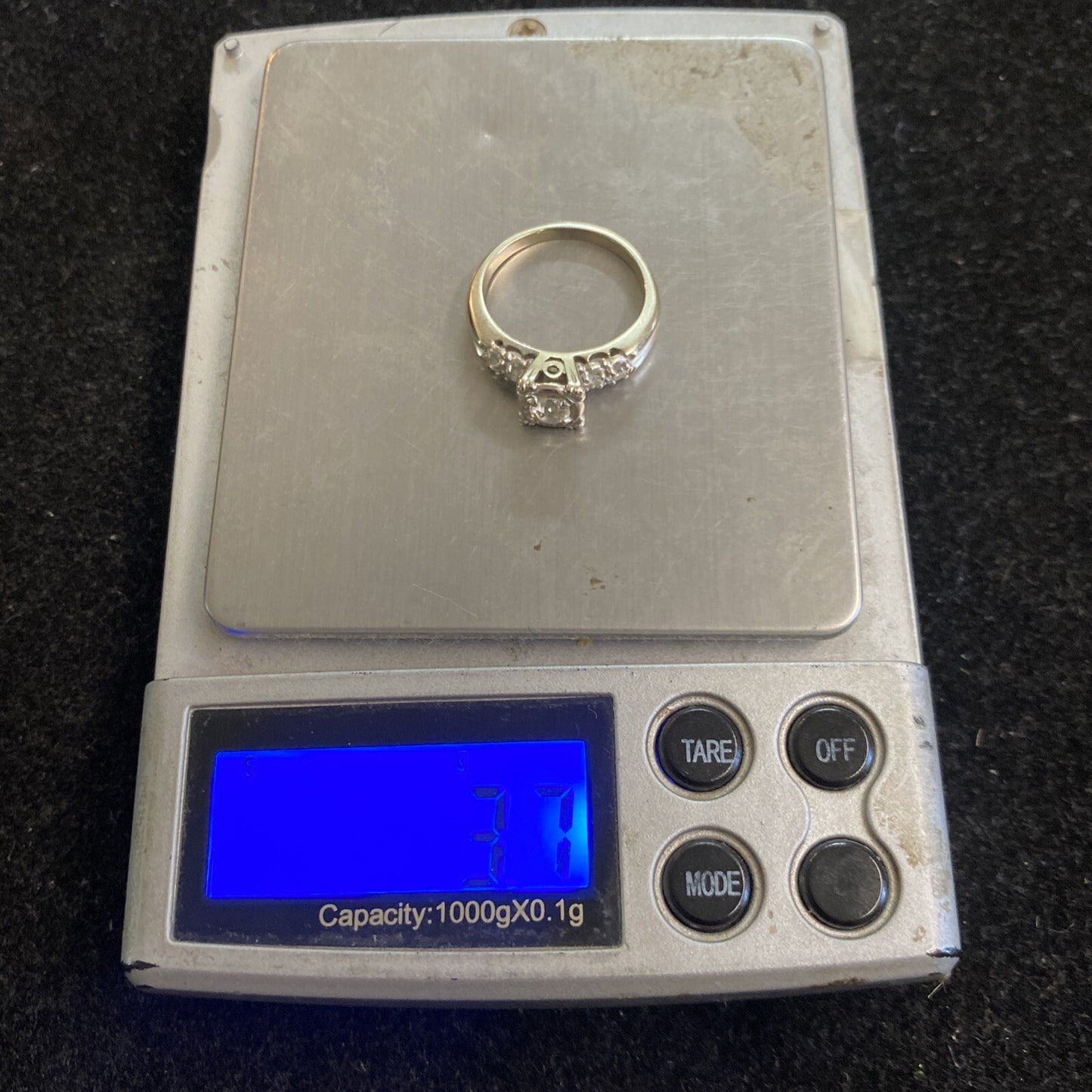 3.7g 14K White Gold Diamond Wedding Ring Size 6.25