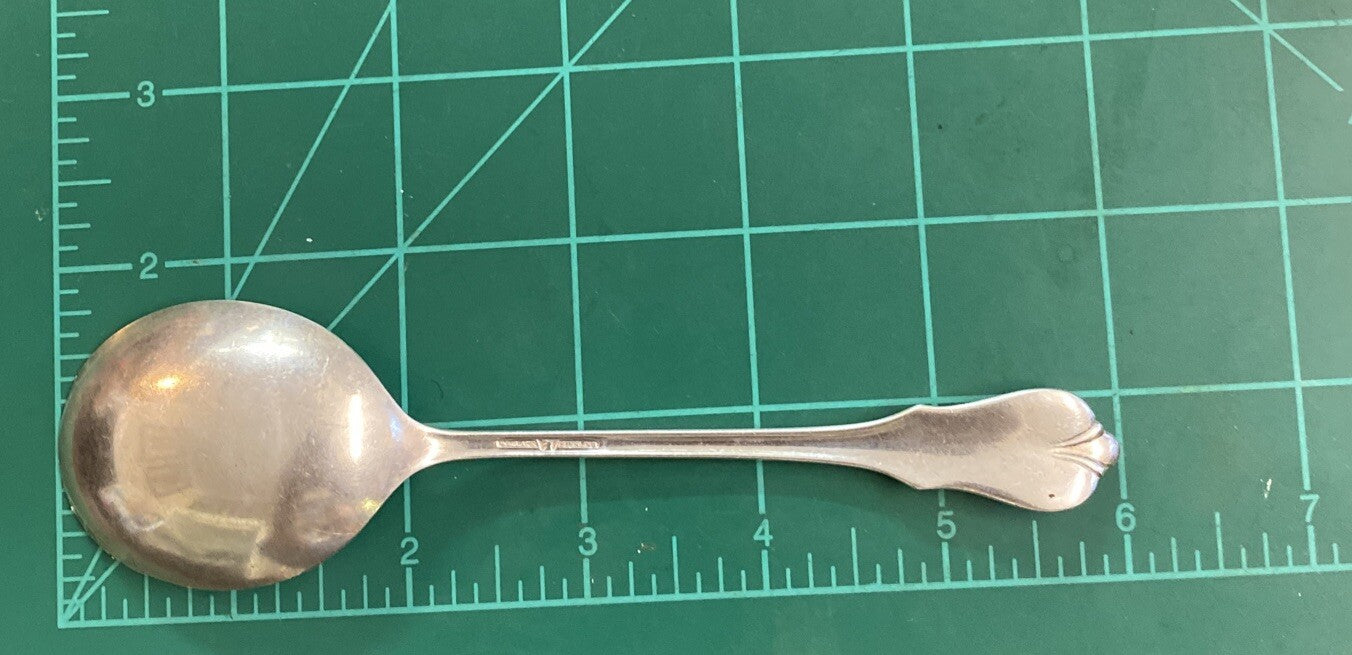 Wallace Sterling Silver 1942 Grand Colonial 6" Cream Soup Spoon 33.49g