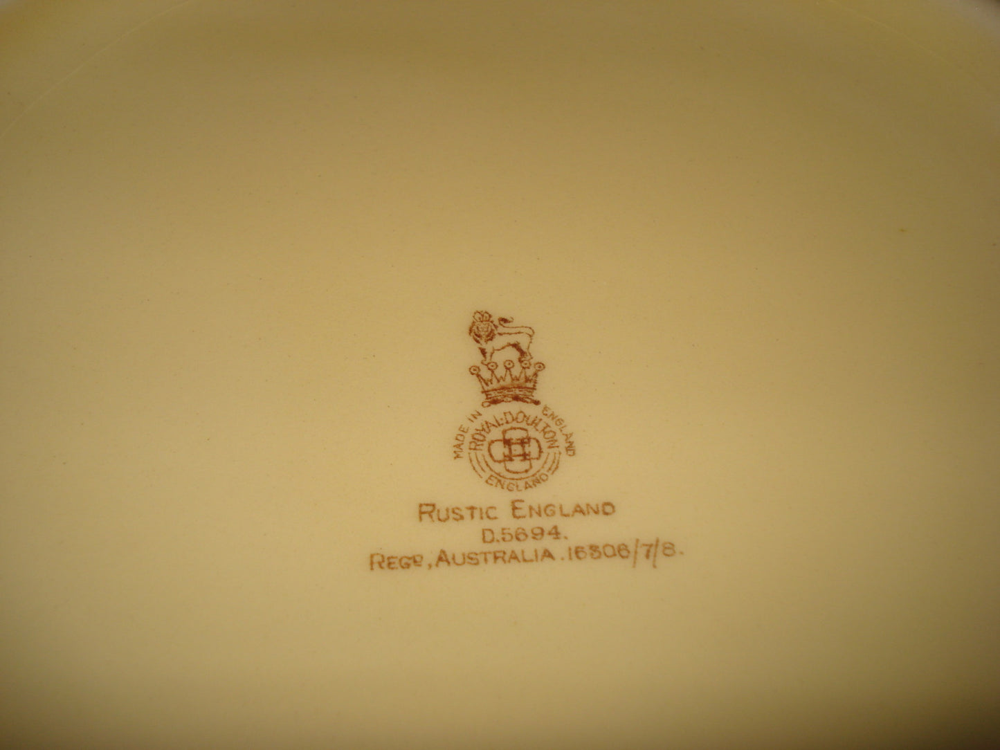 13 1/2" Royal Doulton "Rustic England" D5694 Charger Lg Display Plate Superb