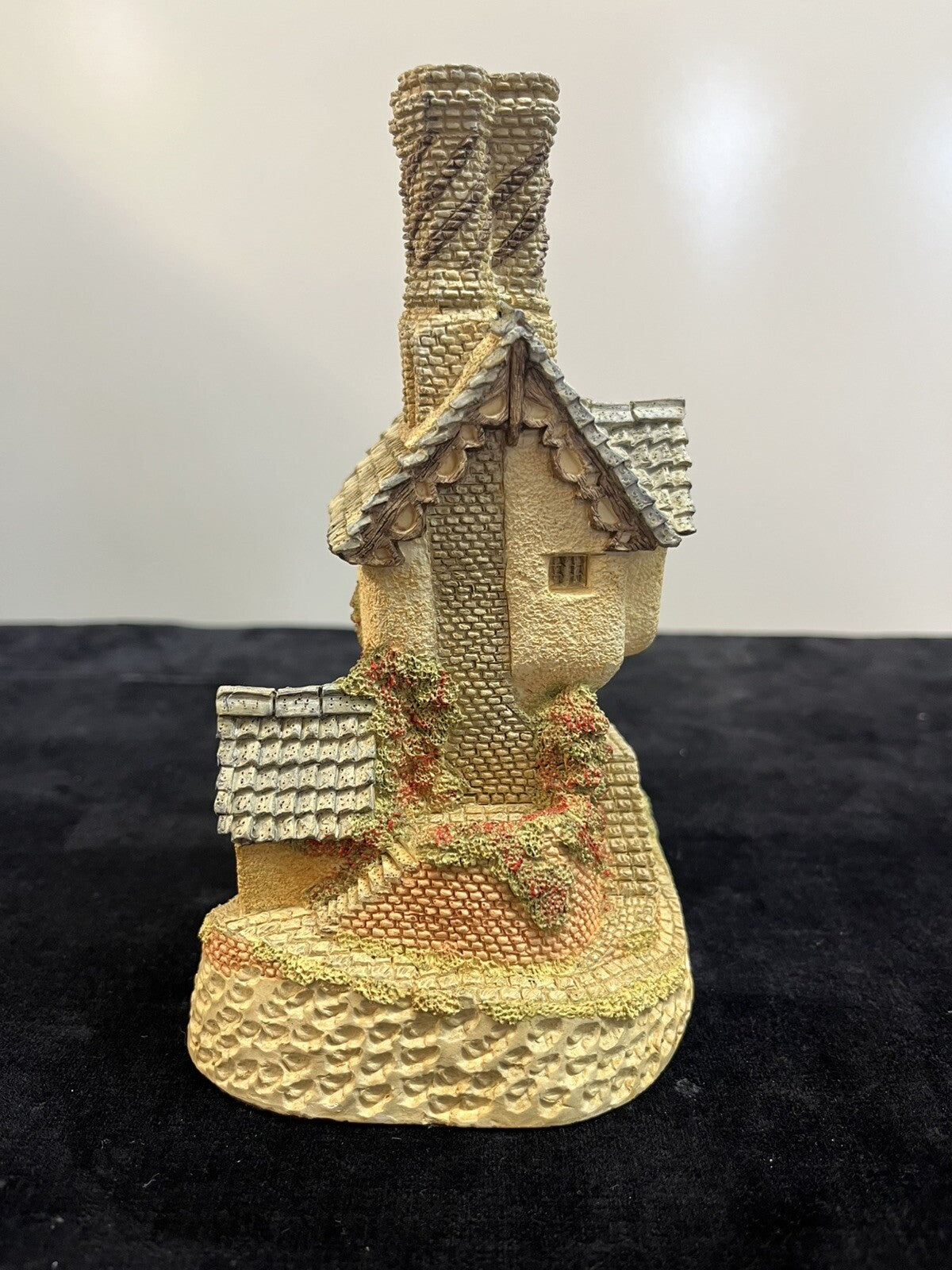 House Of Master Mason - 1984 David Winter - Includes Box & COA