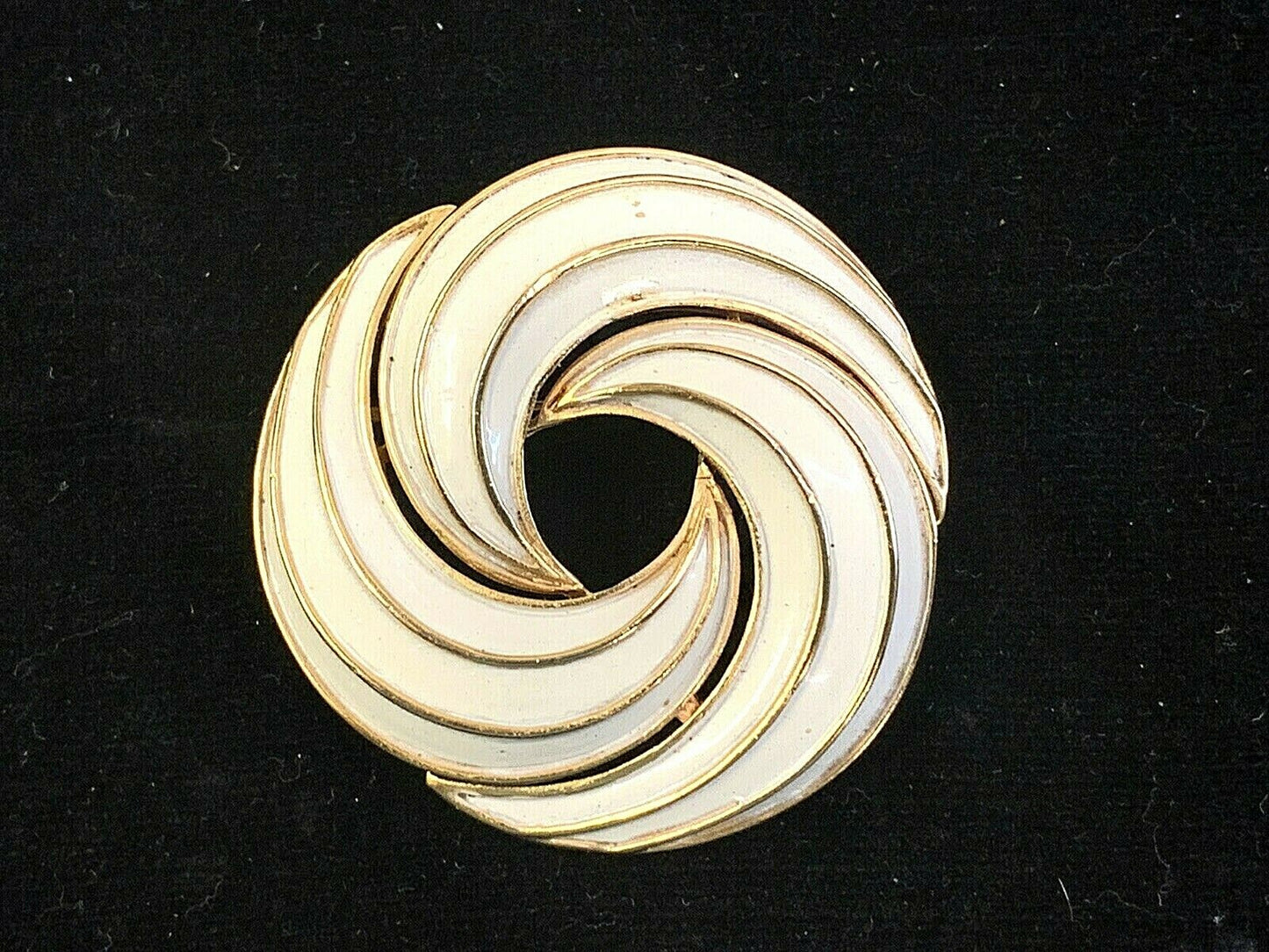 1950's Crown Trifari White Enamel Swirl Brooch Pin and Earrings Set