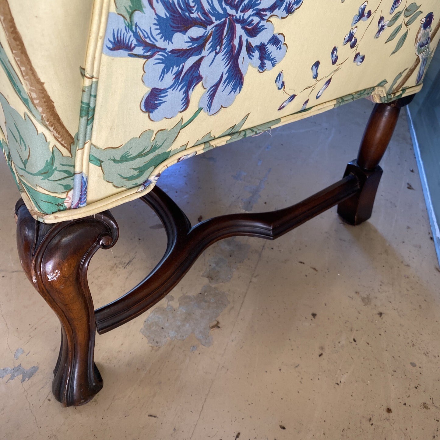 Antique Yellow Floral Queen Anne Mahogany Sofa Couch Settee Loveseat