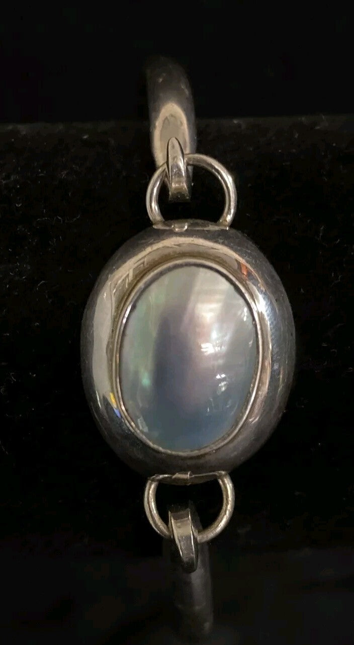 Handmade VTG Sterling & Gray Moby Pearl Bangle Bracelet Sz. 7 25.4g TESTED JM7
