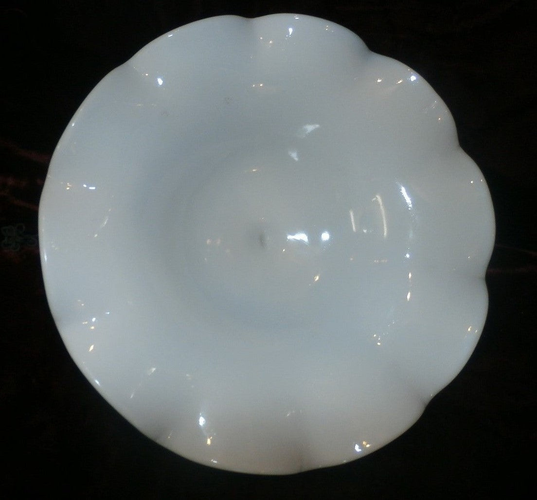 ANTIQUE VINTAGE OIL KEROSENE MILK GLASS RUFFLED SMOKE BELL