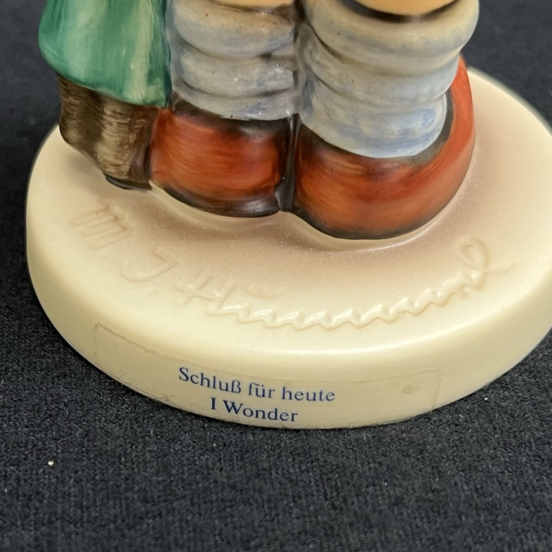 1988 M.I. Hummel Club Exclusive Goebel "I Wonder" Porcelain Figurine #486