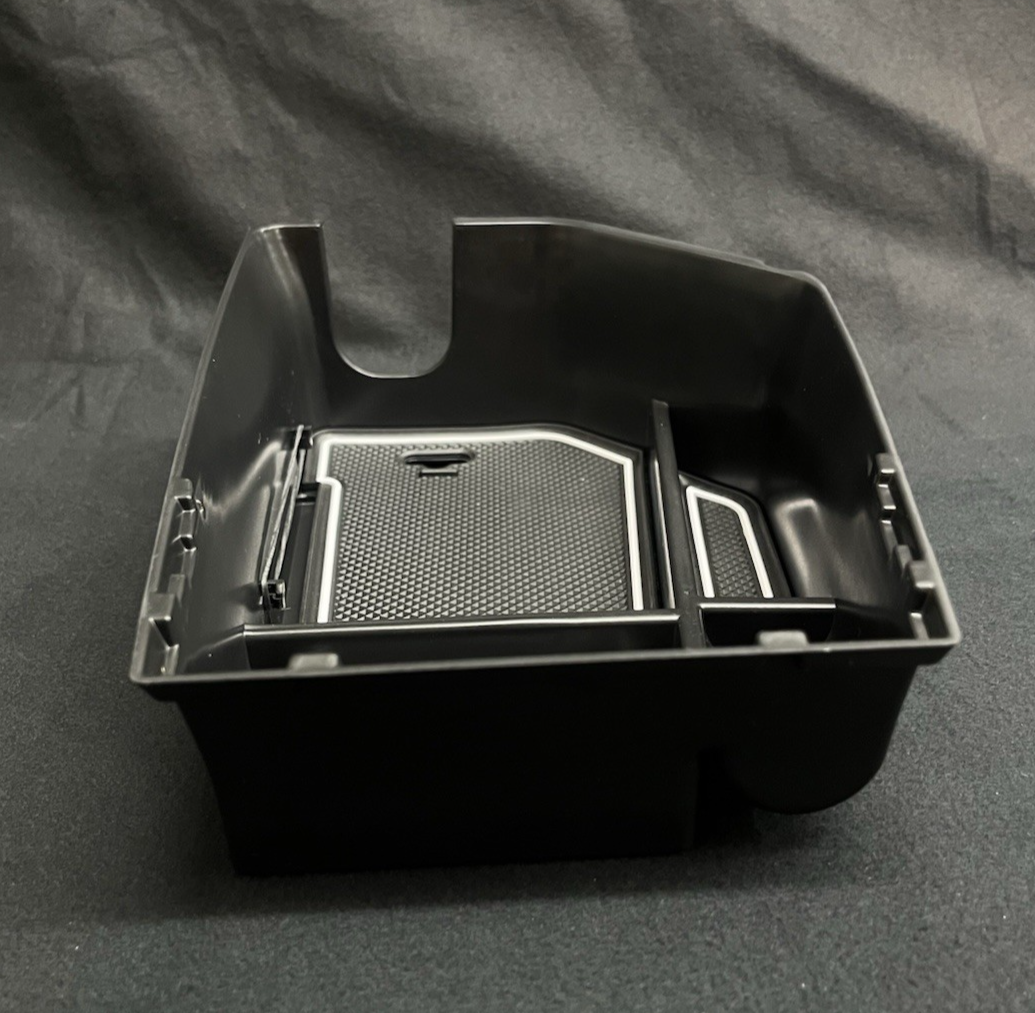 NEVER BEEN USED CDEFG Center Console Organizer Tray for 2022-2024 Genesis GV70