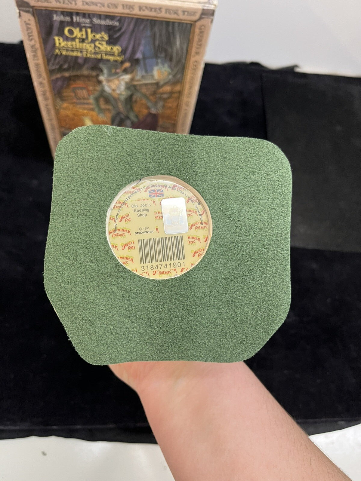 1993 CHRISTMAS SPECIAL DAVID WINTER COTTAGES "OLD JOE'S BEETLING SHOP" W/BOX