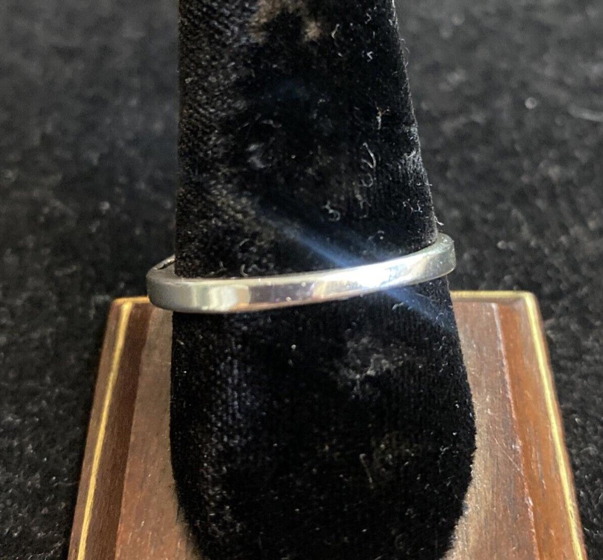 Avon Sterling Silver 925 Amethyst Stone Ring SZ 9.75 3.3g