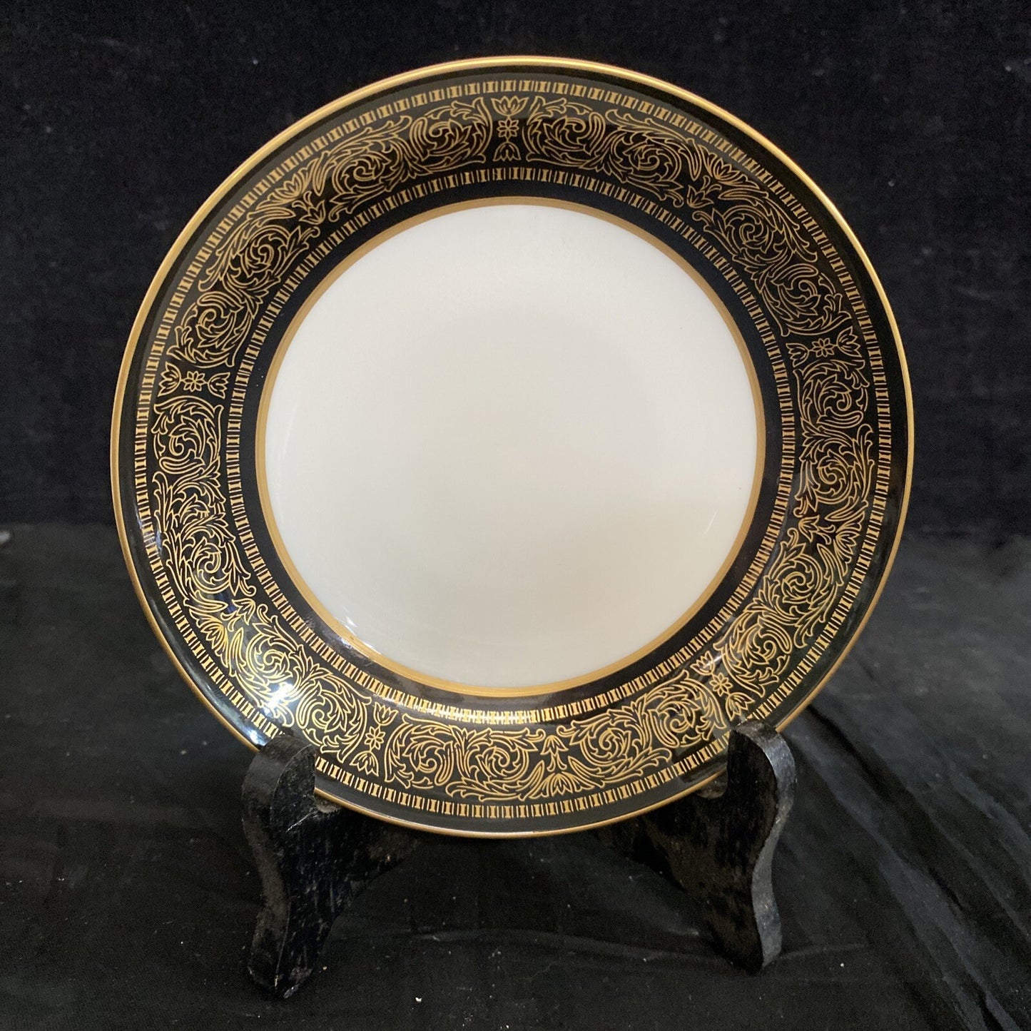 MIKASA Bone China Mount Holyoke 5 5/8" Fruit/Dessert Bowl