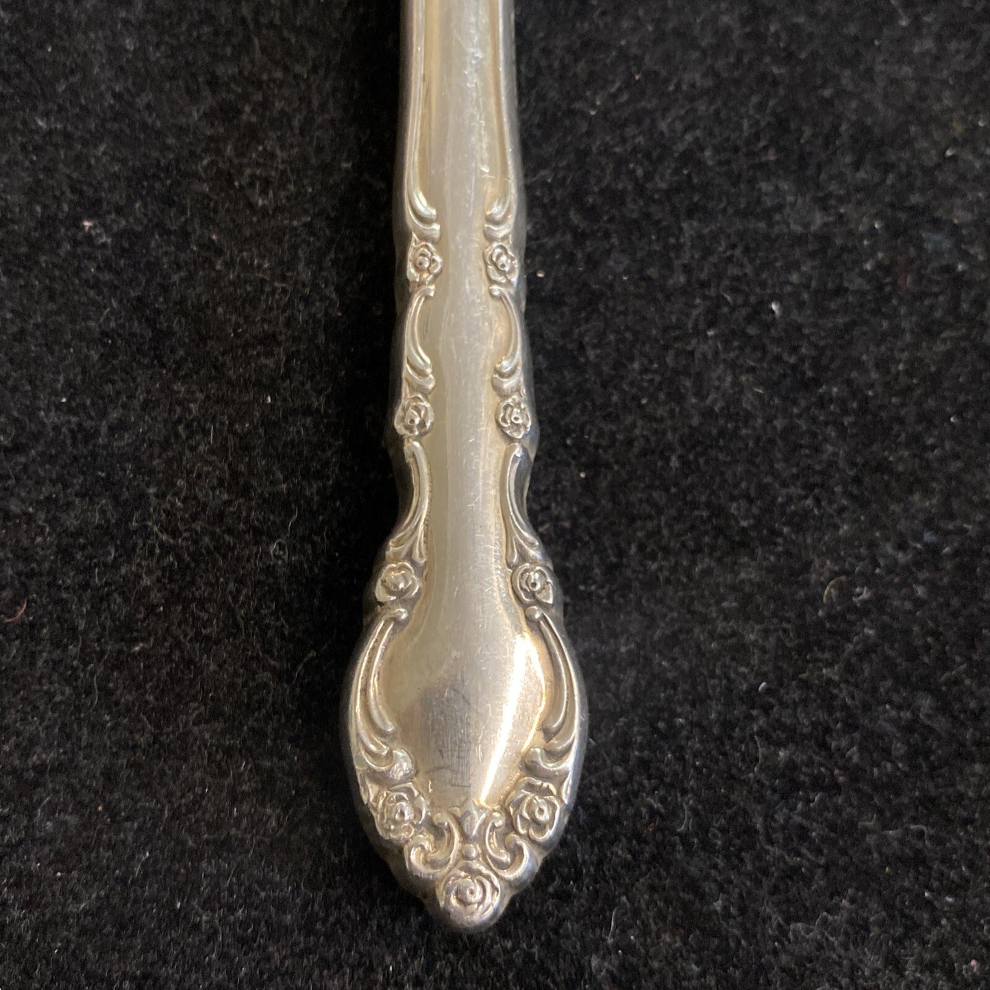 Sterling Heirloom Grandeur Pattern by Oneida 6 3/4" Master Butter Knife 48g