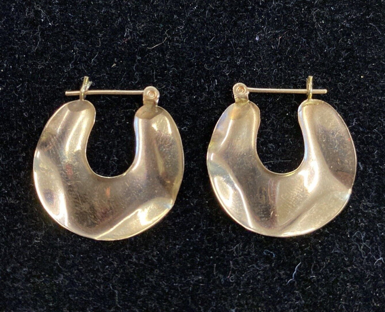 14K Gold Flat Hoop Pierced Earrings 2.3g CB18